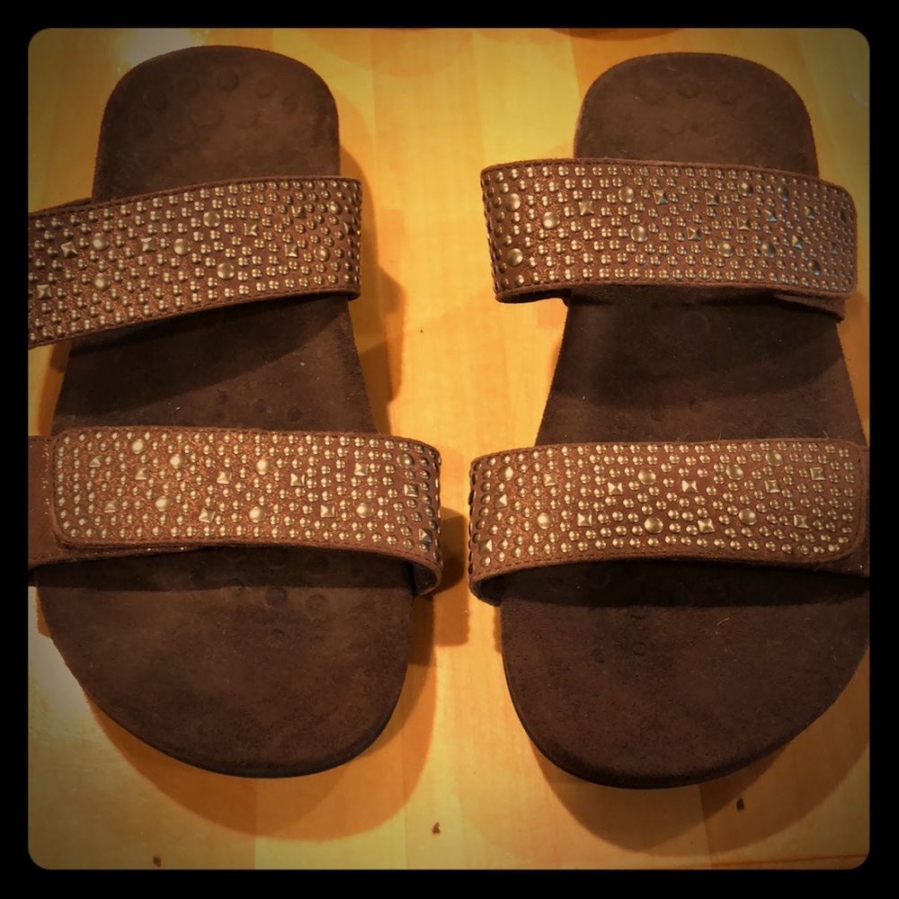 EUC brown Vionic size 8 sandals